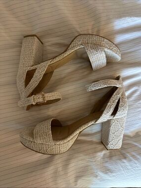 CL by Laundry Cream Lace Platform Block Heel Sandals